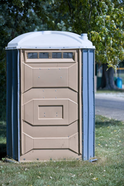 Best Luxury portable toilet rental  in Schulenburg, TX
