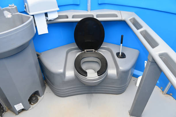 Best Portable restroom trailer rental  in Schulenburg, TX